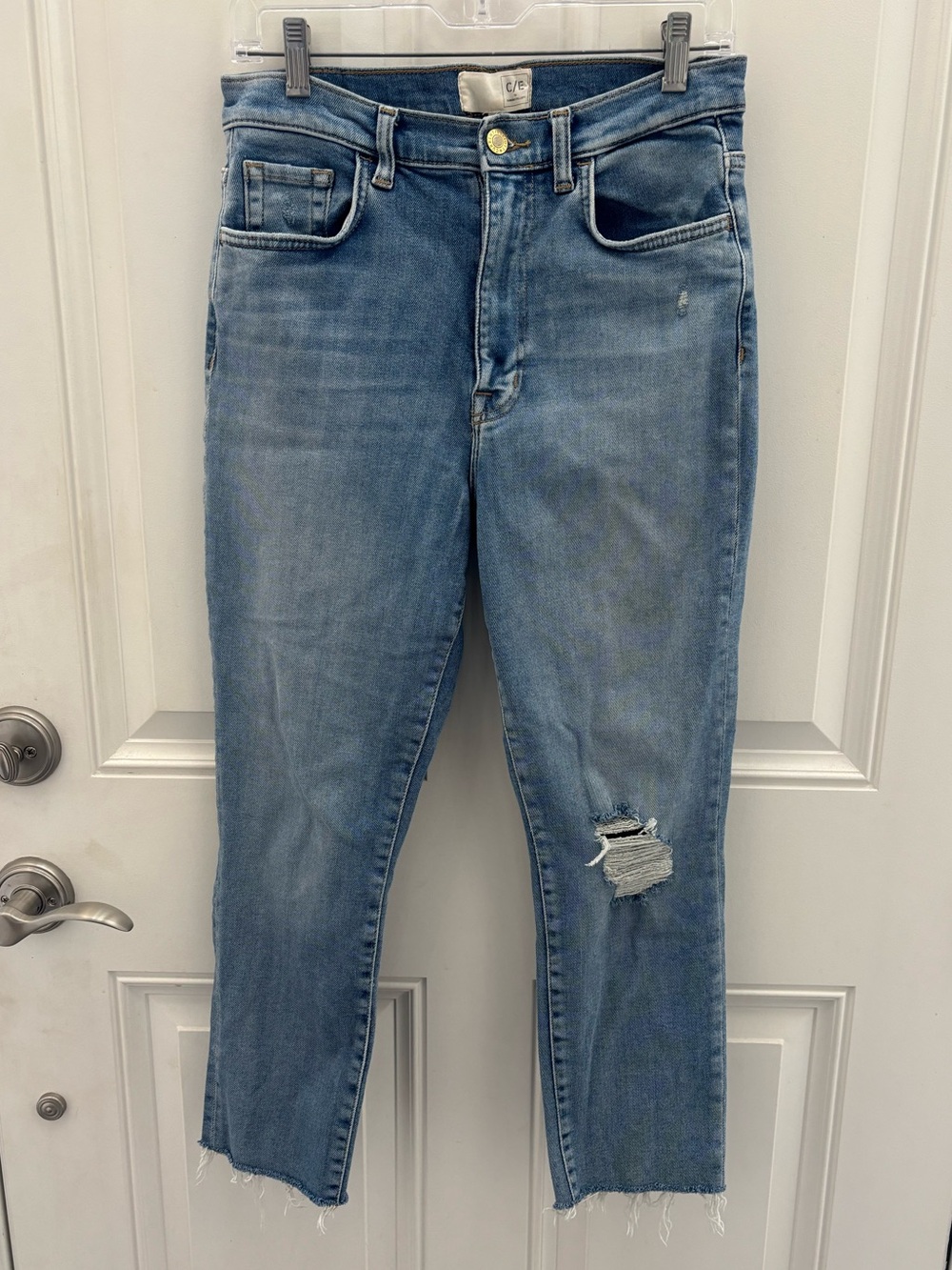 C/E by Current Elliott Distressed Jeans 28